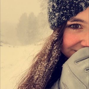 Meet your Posher, Abbie