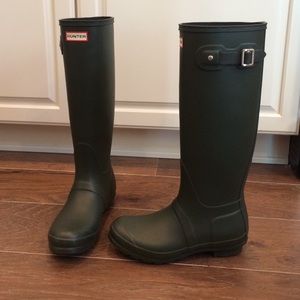 green hunter rain boots