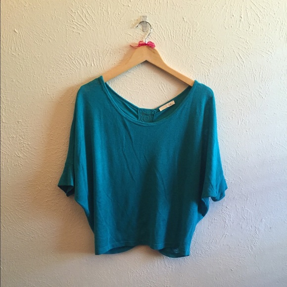 Teal top