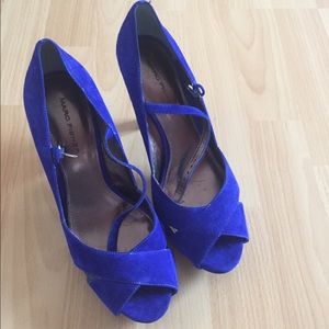 Blue Marc Fisher suede shoes