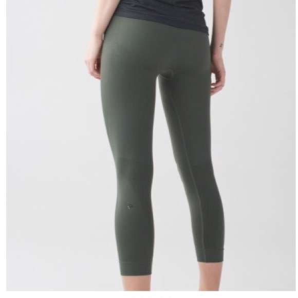 SOLD!!! Zone in crop size 8. Gator green.