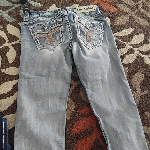 NWT WOMENS EUSTIS ROCK REVIVAL CAPRI's