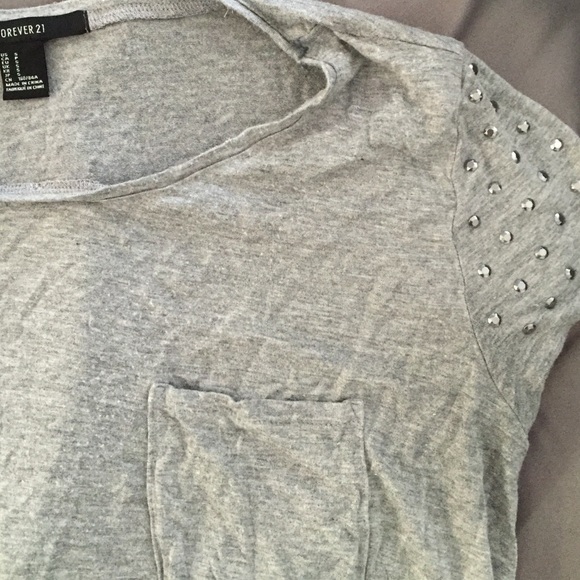 Grey high-low t shirt with jewels