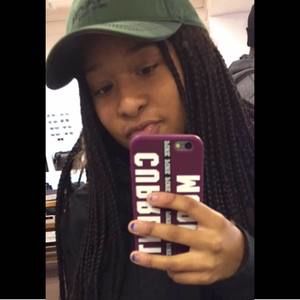 Meet your Posher, Destinee