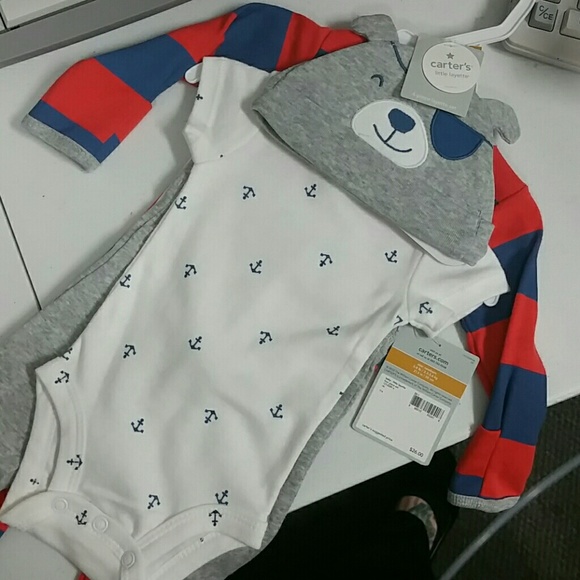 SOLD! Newborn boy Carter's 4 pc set - Picture 1 of 4