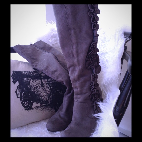 **Moving! Final Price!!**Elle Wedge boots