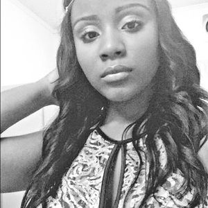 Meet your Posher, Tavia