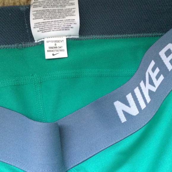 Nike Pro dri-fit teal and white cropped leggings S - Picture 5 of 6