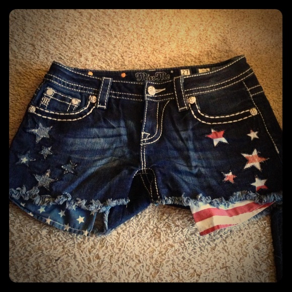 Miss me shorts size 27 from Buckle
