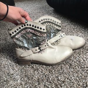 Boots from Buckle