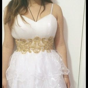 Short white party/occasion dress