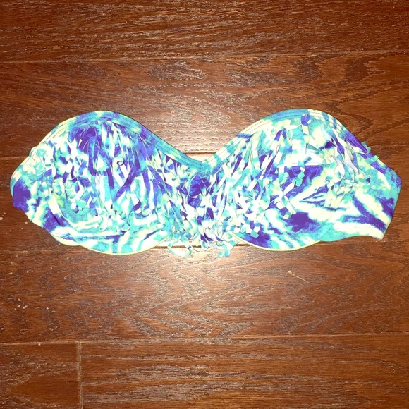 Target Swimsuit Top! Size Small! Worn ONCE!