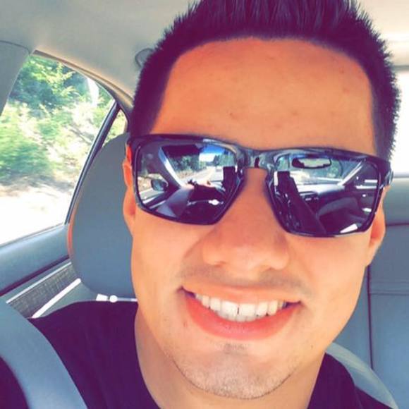 Meet your Posher, Carlos