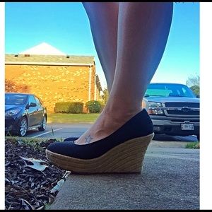 🎉PRICE DROP⬇️ CLASSIC wedges 💕