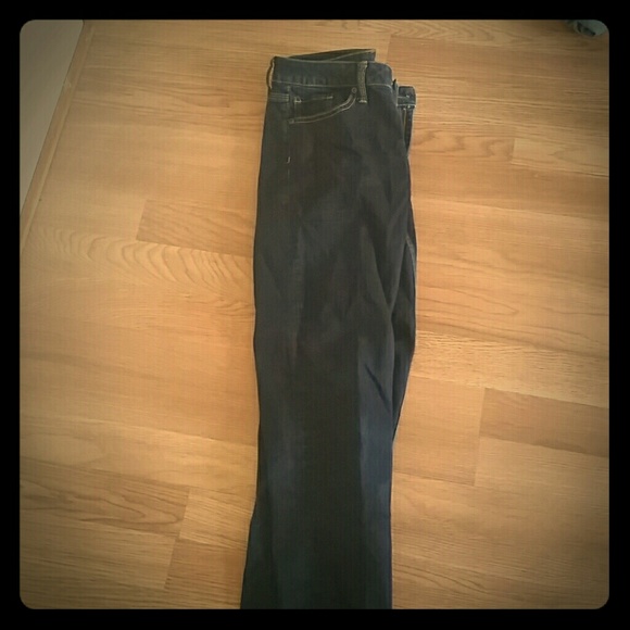 dark wash New York and Company jeans, size 6 tall