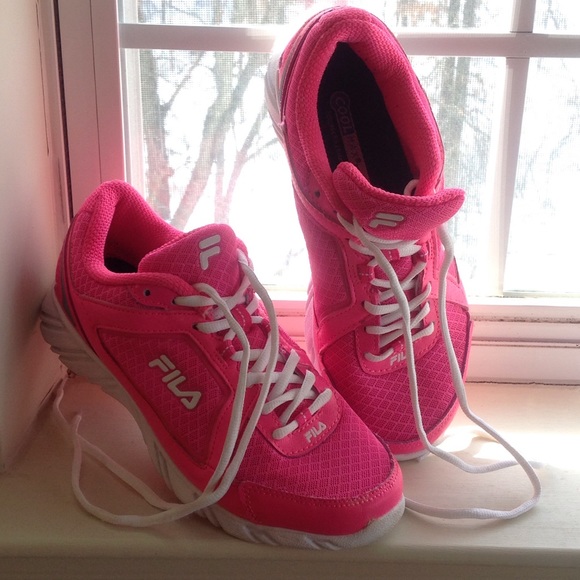 Fila Shoes - FILA Cool Max Neon Pink athletic shoes. Size 8.5