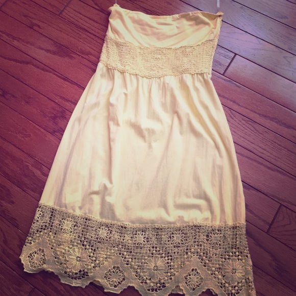 Forever 21 strapless crochet detailing dress