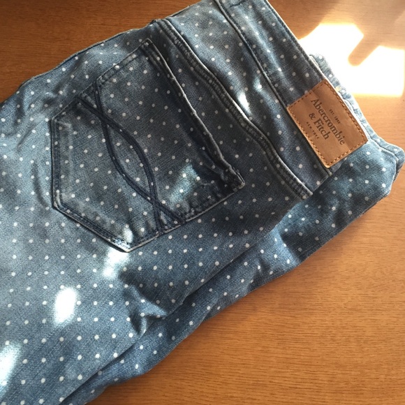 A&F polka dot light wash cropped jeans