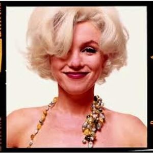 Meet your Posher, Hillary