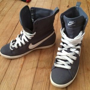 NIKE HIGH TOPS