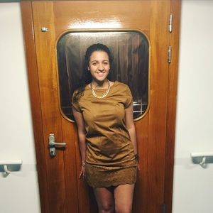 Meet your Posher, Alexis