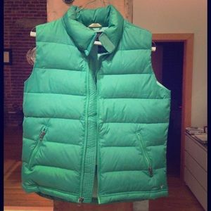 Kelly green puffer vest from American Eagle