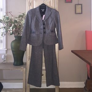 NWT! Ann Taylor Petites Tweed Suit