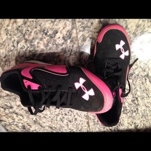 Under Armour girls Cleats