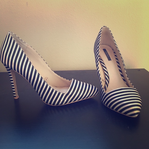 Black and White 👠