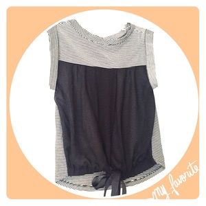 🎉HP🎉 Cute Sleeveless top!