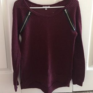 maroon sweater