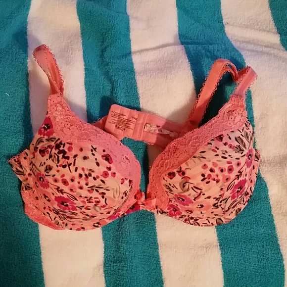Pretty Floral Blush Pink Bra .non  removable pads