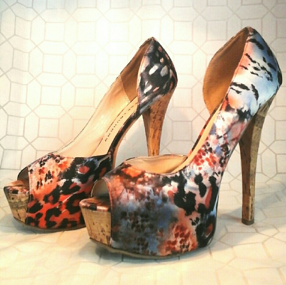 CHINESE LAUNDRY platform stilettos