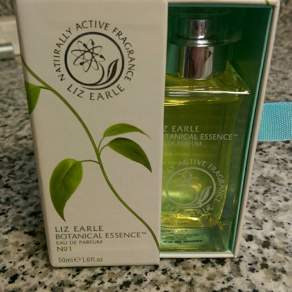 Liz Earle Botanical Essence eau de Parfum New!