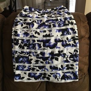 White House Black Market Skirt