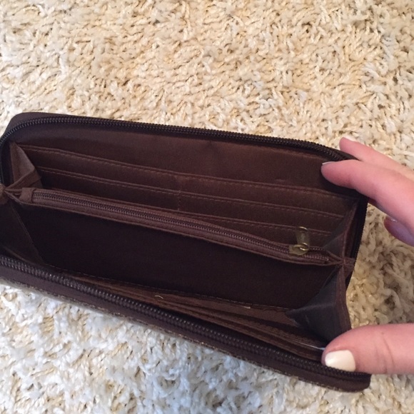 Wallet from boutique in Paris! - Picture 2 of 2