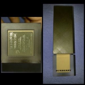 Burberry Velvet Foundation
