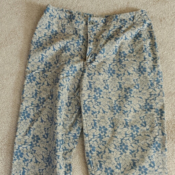 Capri pants