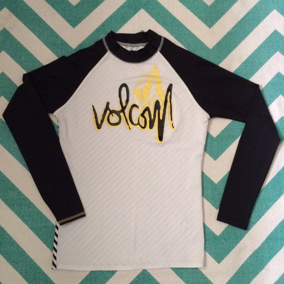 NWOT Volcom Rashguard/Swim-Surf Top