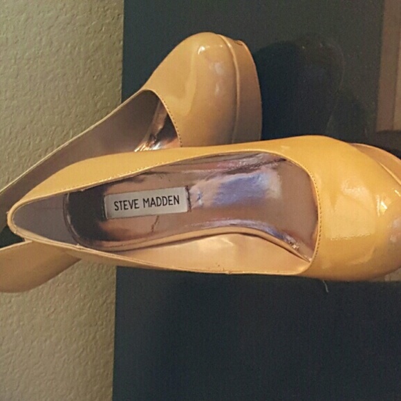 Steve Madden Pumps