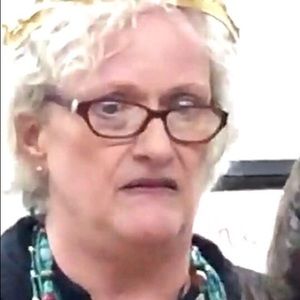 Meet your Posher, Betsy