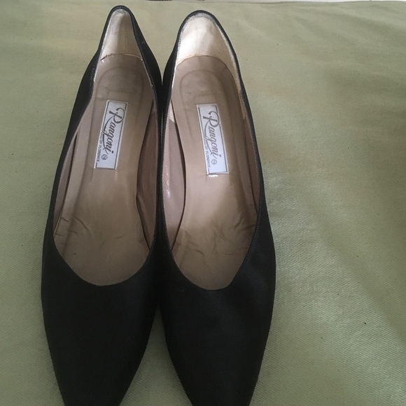 Rangoni of Florence kitten heels