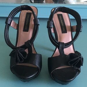 Steve Madden Black Pumps
