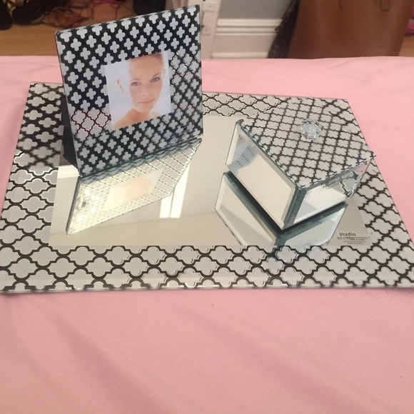 3 piece mirrored set with frame