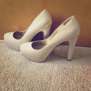 Guess Nude Chunky Heel
