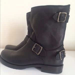 Frye Veronica Back Zip Short Boot