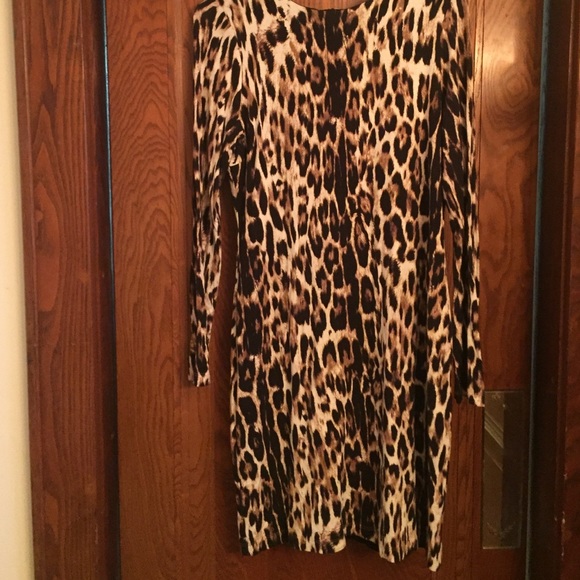 Dress - Picture 3 of 3