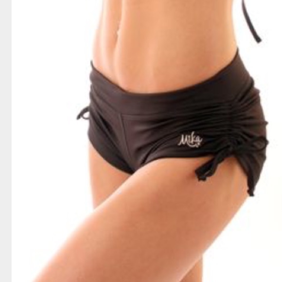 Mika "Mikaela" Yoga Short
