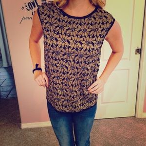 NWT Max Studio Black/Tan Floral Lace Top 🌹