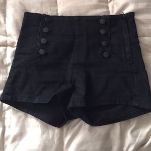 Black high waisted shorts!!